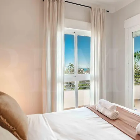 Villa Premium With Private Pool & Garden By Rems